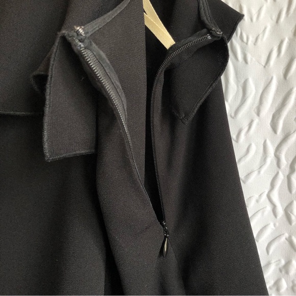 BNWT Aritzia Wilfred Black Allaire Ruffle One Shoulder Blouse - Picture 8 of 16